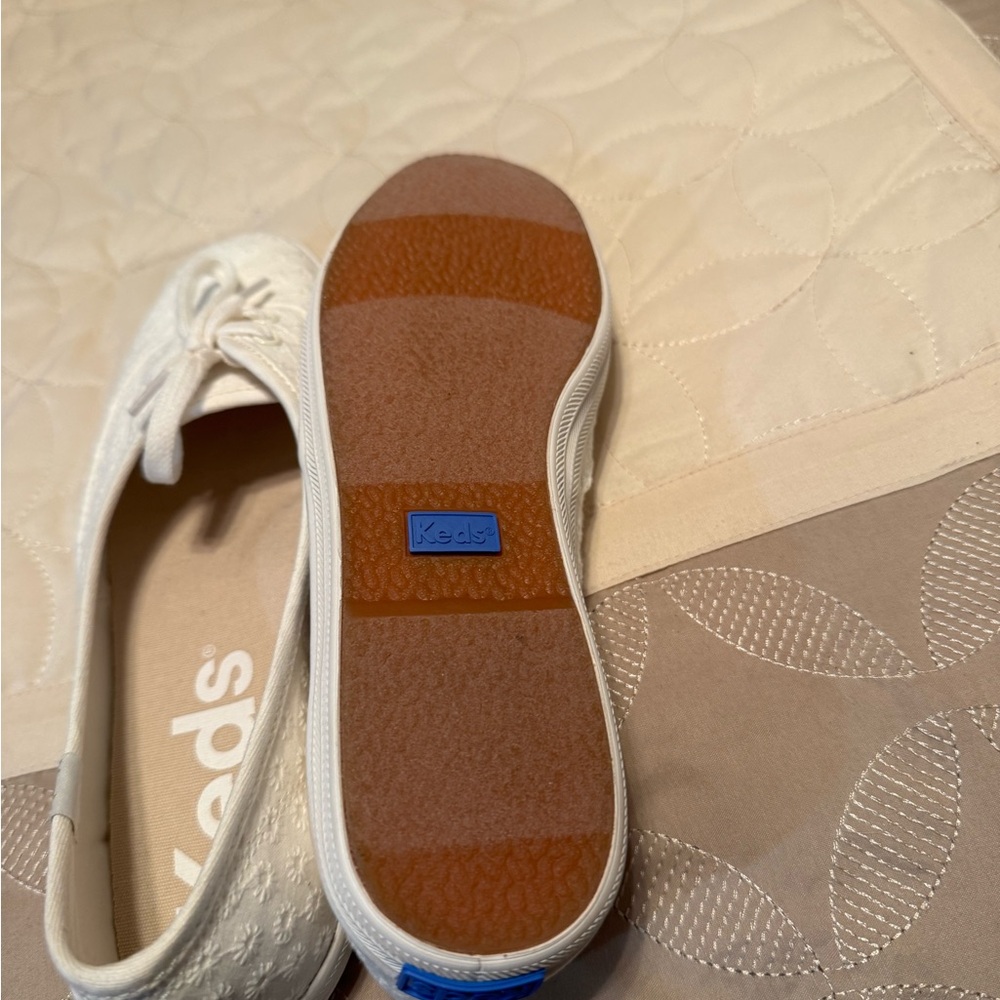 Keds Women's White Lace-Overlay Ballet Flats - Picture 2 of 7